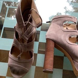 Vince Camuto Kamaye platform dress sandals Ghillie suede